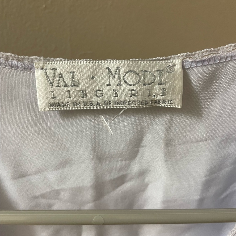 Val Mode Made in USA vintage Silky Lace Trim Chemise with robe. Size medium - Picture 7 of 9